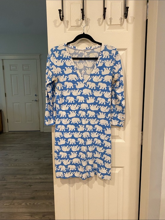 Lilly Pulitzer Dresses & Skirts - Lilly Pulitzer Blue and White Elephant-Print V-Neck Midi Dress